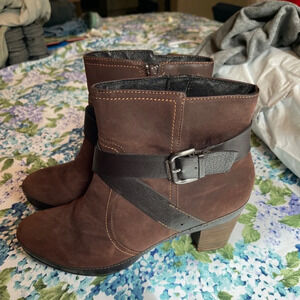 Clarks Artisan Fall Boots size 9.5